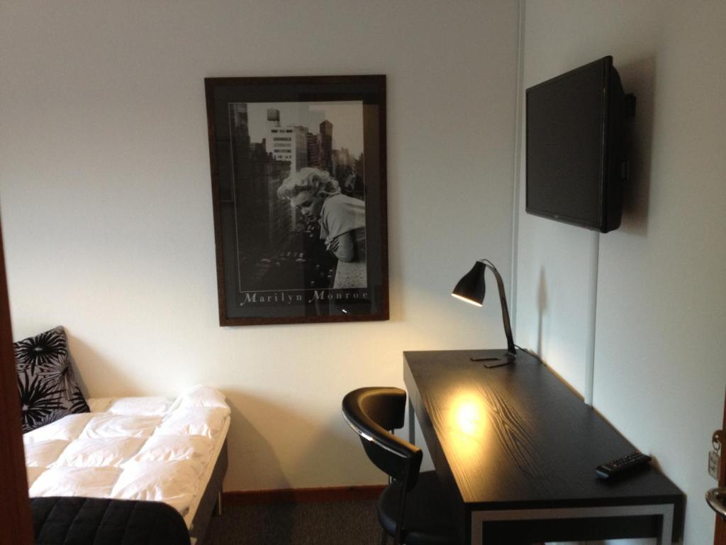 Kanns Hotel Åkirkeby Habitación foto